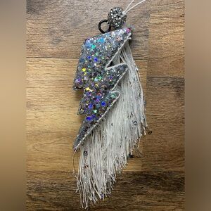 Lightning Bolt Freshie